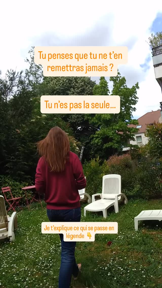 Cette pensée revient souvent quand on traverse un deuil ou une rupture :
👉 « Je vais jamais arriver à m’en remettre… »
Parce que quand la perte est récente, la douleur peut être tellement forte qu’elle donne l’impression de ne jamais s’arrêter.
Elle est là le matin.
Par vagues dans la journée.
Et elle revient chaque nuit.
Et ça peut être épuisant.
Dans ces moments-là, il est très fréquent et bien normal de penser que tu n’y arriveras pas.
Pas parce que c’est vrai…
mais parce que tu es encore au cœur de la tempête.
Mais tu sais, avancer ne veut pas dire oublier. Ni effacer.
Ça veut dire apprendre, petit à petit, à vivre autrement avec ce qui s’est passé.
Je ne vais pas te mentir, ça ne se fait pas d’un coup.
Ça se fait par petites étapes, parfois très lentes.
Et c’est normal.
Et même si aujourd’hui tu n’y crois pas encore…
oui, un apaisement est possible.
🤍 Et tu n’as pas à traverser ça seule.
Si tu es dans cette période en ce moment, je peux t’accompagner à traverser le deuil ou la rupture avec plus de douceur et de stabilité.
👉 lien dans la bio
#deuil #ruptureamoureuse #resilience #sapaiser #sereconstruire