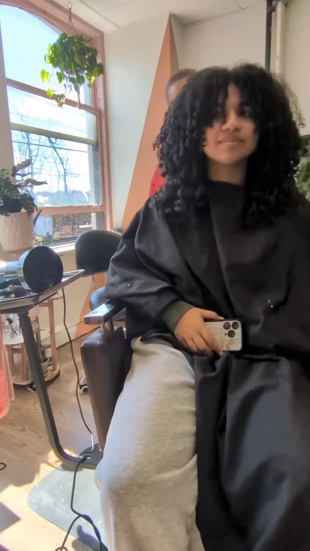 From curls to color, every client's transformation is my passion. Watch these magic moments unfold—because your dream hair is just one appointment away. Book now and let's create your next look!
#westchesterhairstylist #kissedbyKys #behindthechair #pelhamny #fyp