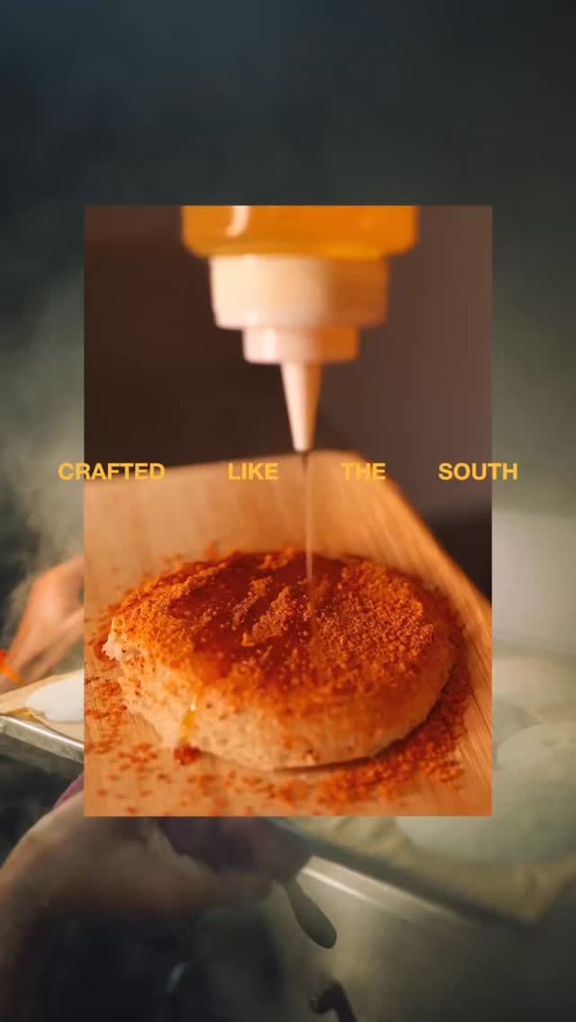 South Indian food has always been more than a meal, it’s the unspoken love language of second servings that we’re always aiming to carry that feeling at UpSouth🧡✨
.
.
(Upsouth, soindian food, podi, dosa, kaapi, idly, south indian kitchen, guwahati, Pune)