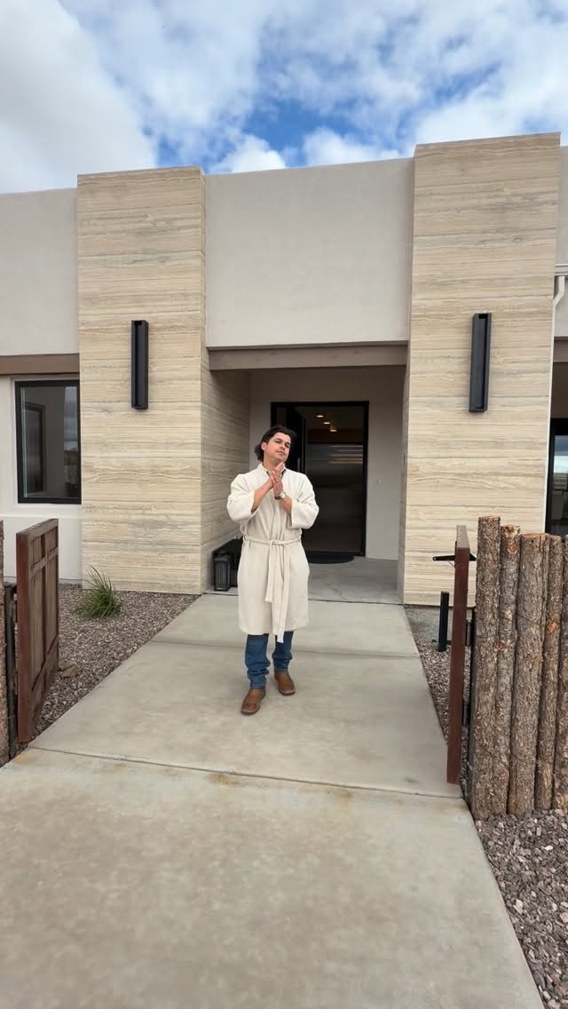 The final day of the parade is here…so we thought we’d end with a bang 🙃 bringing back Mr. Mars himself. Come see us at 716 Colorado Mountain Rd. Rio Rancho 87124 for the last day of the @paradeofhomesnm ✨
