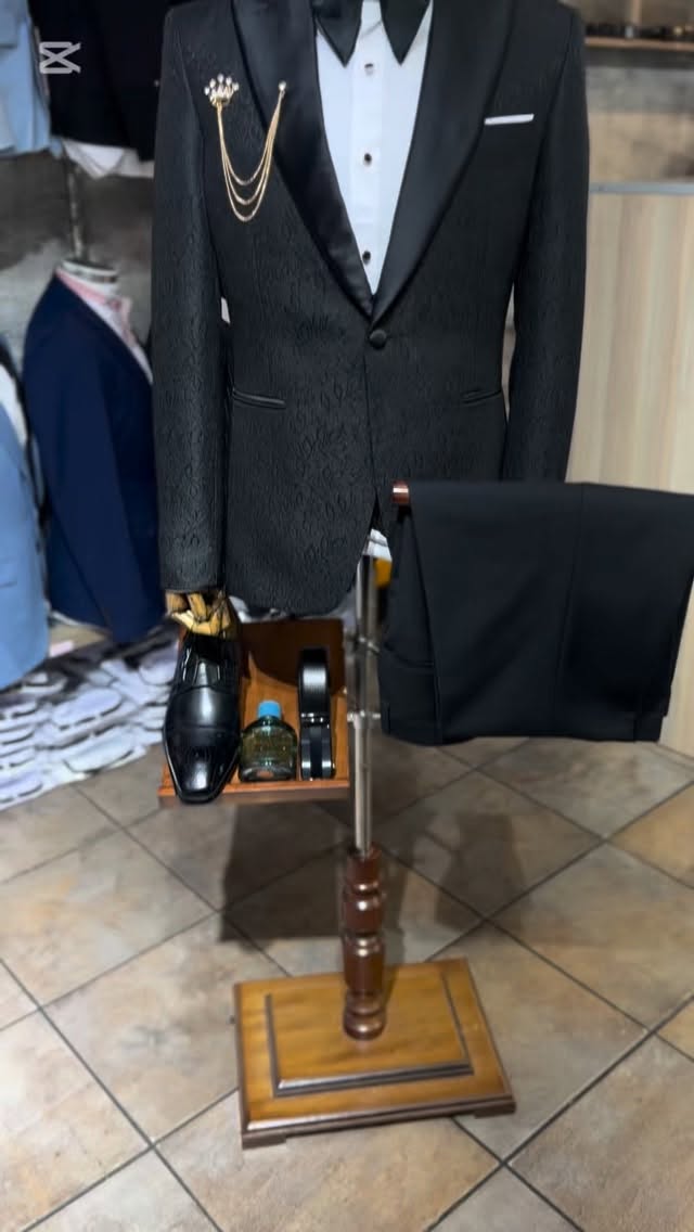 Check out this outfit only at our shop…..
* Suit - R1850
* Shirt - R650
* Brooch-150
* Bow Tie - R200
* Belt - R250
* Cologne - R500
* Shoes - R750
* Total - R5100
www.mandmformalclothing.com…. Update your wardrobe only at M&M Formal Clothing
#mandmformalclothing #creatorsearchinsight #southafrica #steezybwoi #matric2026