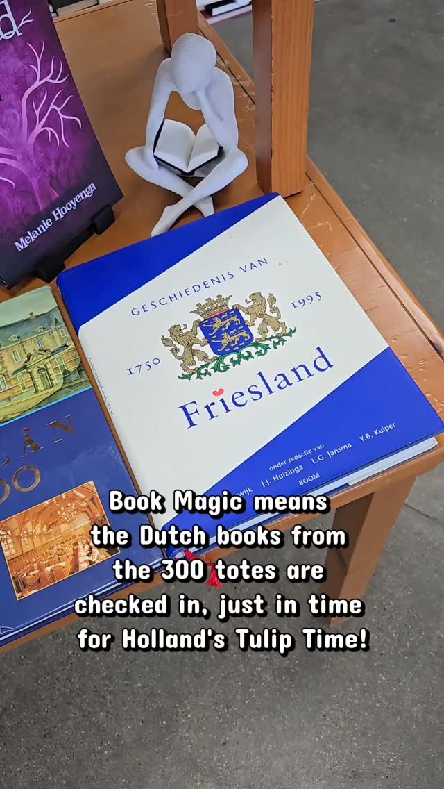 The universe delivered and brought us books in Dutch, Dutch history and art, and all in time for #TulipTime!
Yes, they were in the totes. Yes, I just unboxed them this morning. 🌷💙