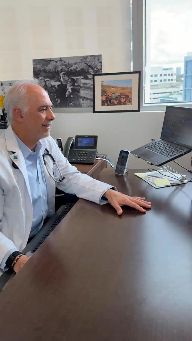 150K personas eligieron quedarse y eso no lo tomamos a la ligera!
Cada vez que guardan un video, lo comparten o nos escriben, nos recuerdan por qué hacemos esto: porque la información médica honesta no debería ser un privilegio. Cuando comenzamos, la idea era simple: crear un espacio donde la ciencia hablara más fuerte que las tendencias, sin exageraciones y basado en ciencia.
Nuestra misión no cambia: darte herramientas reales, basadas en evidencia, para que puedas tomar decisiones más conscientes sobre tu salud. Esta comunidad crece porque ustedes confían y nosotros seguimos aquí para honrar esa confianza con contenido que realmente importa. Agradecemos a todos los pacientes que formaron parte de nuestro contenido y nos ayudaron a expandir esta comunidad.
Gracias a todos💚 Y como agradecemos tanto su apoyo, ahora les toca a ustedes: ¿qué temas y tipos de videos les gustaría ver más? ¡Déjennos saber en los comentarios! #weightloss #peso #endocrinologia #hormones #fit