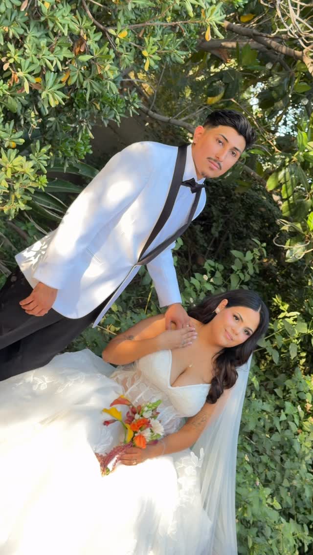 Marlene & Oscar 🤍
A vibrant Mexican-inspired wedding full of love, tradition, and celebration with their family, friends, and children ✨🌹
Vendors:
📸 Photography: @lenareyphotography
📱Content: @idocrewcontent
📝Design & Coordination: @wine_decor_llc_
💍 Bride: @__marleenee__
⛪️Venue: @valleygardencenterphx
🌹Florals: @_alesroses
💐Bouquets: @daniels_bouquets
🍨Snack Bar: @delightstand_snackbar
👗 Dress: @modernbrideaz
💈Hair: @hair.betch
💄Makeup: @savedbypercy