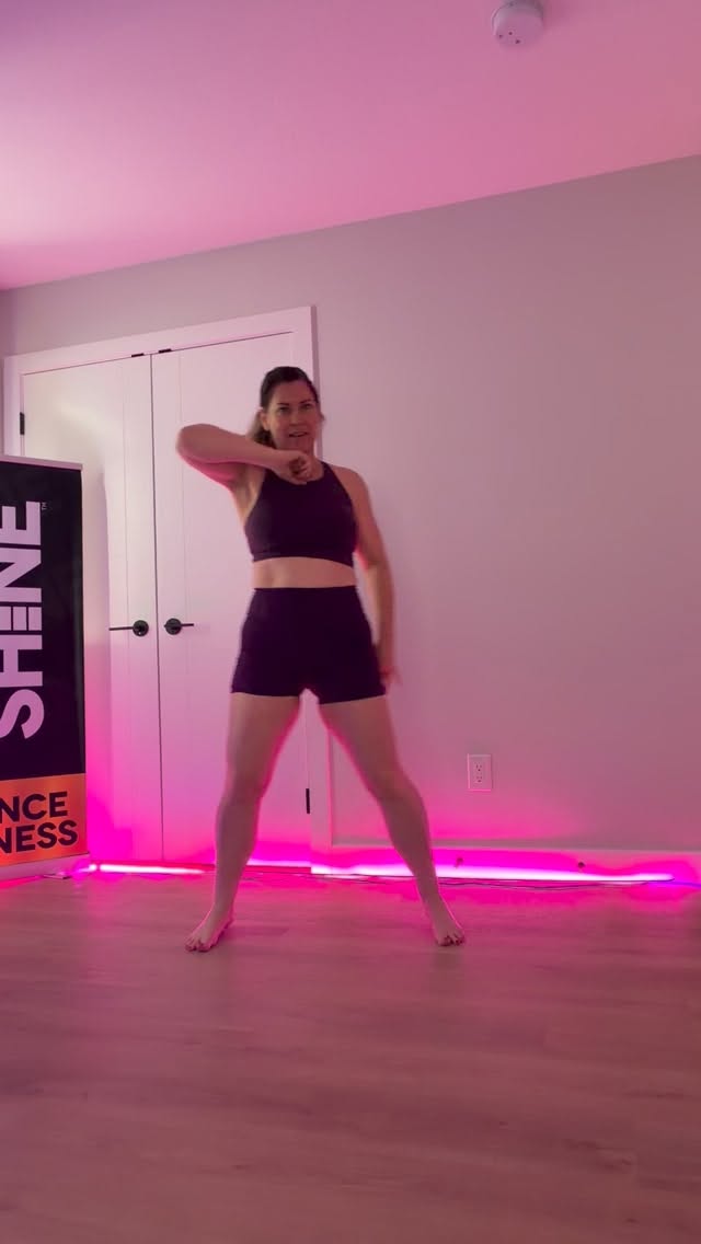 ✨New SHiNE May Choreo ✨
Midnight Sun by @zaralarsson
High Intensity/ Med Complexity
Fun high intensity with beautiful ballet moves
Chose the Super Loud version for the video cause why not 💥🔥
#shinedancefitness #midnightsun #zaralarrson #upbeatfitness #may