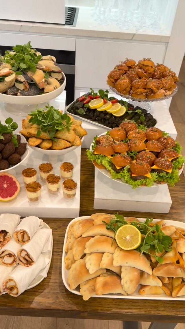 Sandra’s morning breakfast…🥂Grooms breakfast #cateringbymona #delicious #yummy #event #foodstagram