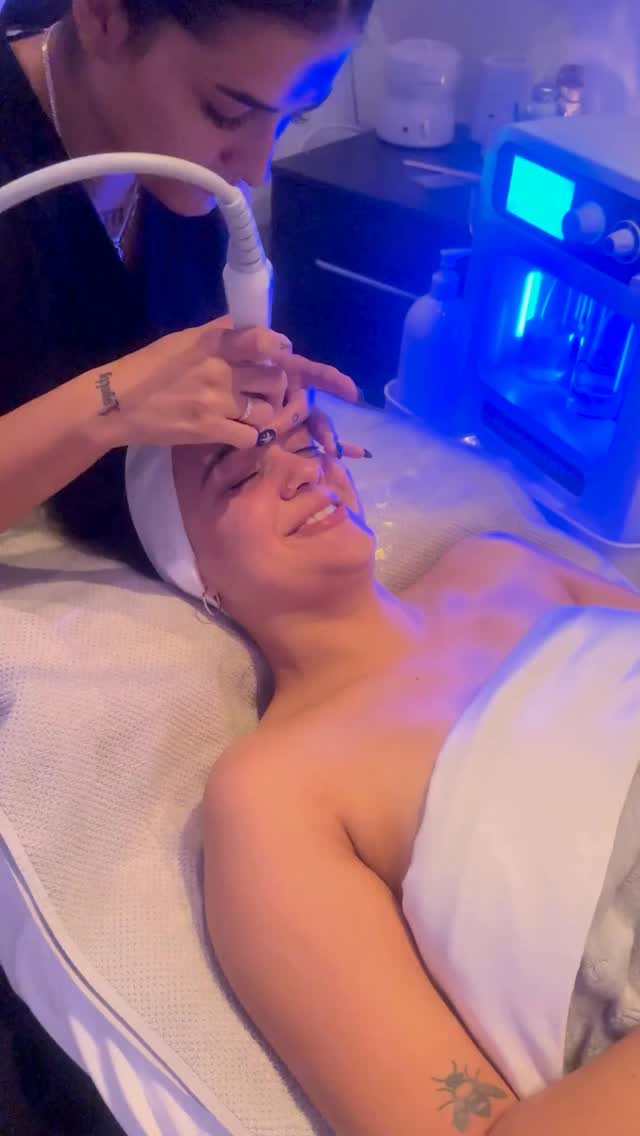 Meet the future of facials ✨
The Hydra+ is an advanced 8-in-1 skin rejuvenation treatment designed to deeply cleanse, exfoliate, hydrate and tighten the skin, all in one luxurious treatment.
Perfect for concerns like:�💧 Dehydration�✨ Dull skin�🫧 Congestion�🌿 Uneven texture�⏳ Fine lines + ageing skin�☀️ Pigmentation
Using technologies like Hydrodermabrasion, RF tightening, ultrasound infusion, oxygen facial therapy + more, Hydra+ delivers visible glow with zero downtime.
Your skin, but smoother, fresher, brighter.
DM to book your Hydra+ skin reset 💌 follow the link in our bio to book online, call us on 9364 9903 or send us a DM with the word “HYDRA”