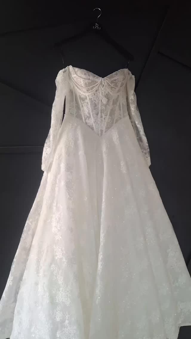 On the hanger… it’s just a dress 👗
On YOU… it’s the moment ✨
At Vows Bridal, it’s never about the hanger — it’s about how you feel in it 💫
#VowsBridal #WakefieldBrides #SayYesToTheDress #2027Bride #BridalGlowUp