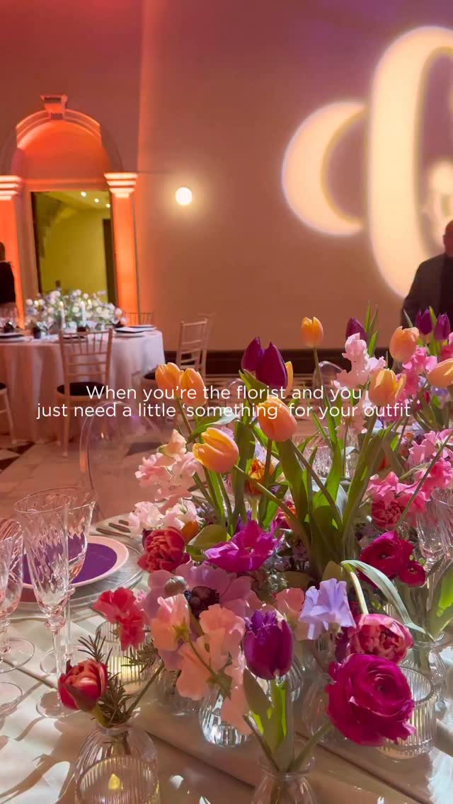 Watch out for the sneaky florists…😏 can’t take them anywhere.