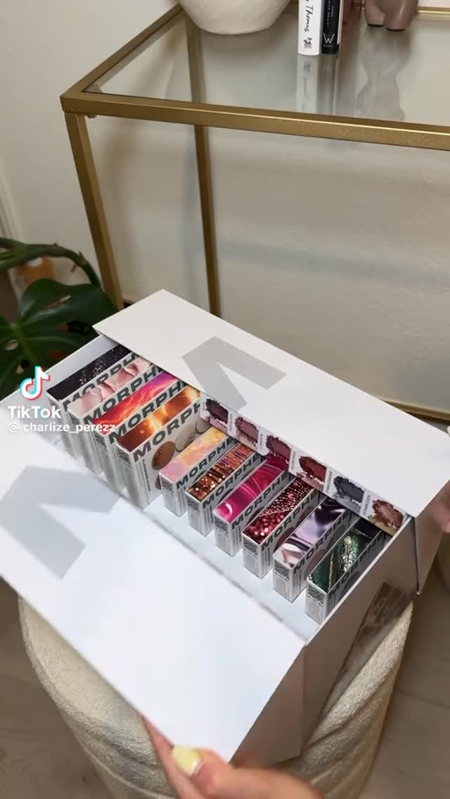 one for every mood & occasion! 🌈
shop your favorite morphe palettes, on hand!
in 6 pan and 12 pan
💌 DM to order
#morphe #eyeshadowpalettes #makeuptutorial #chanel #dior