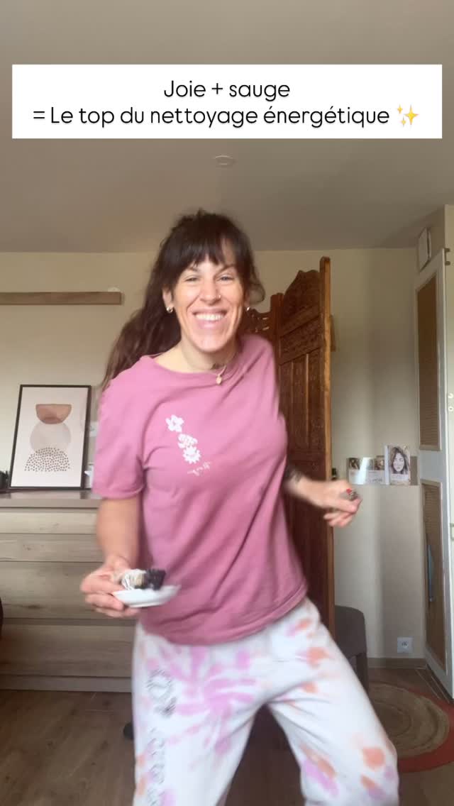 Qu’est ce que tu veux que les énergies négatives prennent le dessus quand tu es en joie ?
La sauge à côté ça vaut rien du tout !