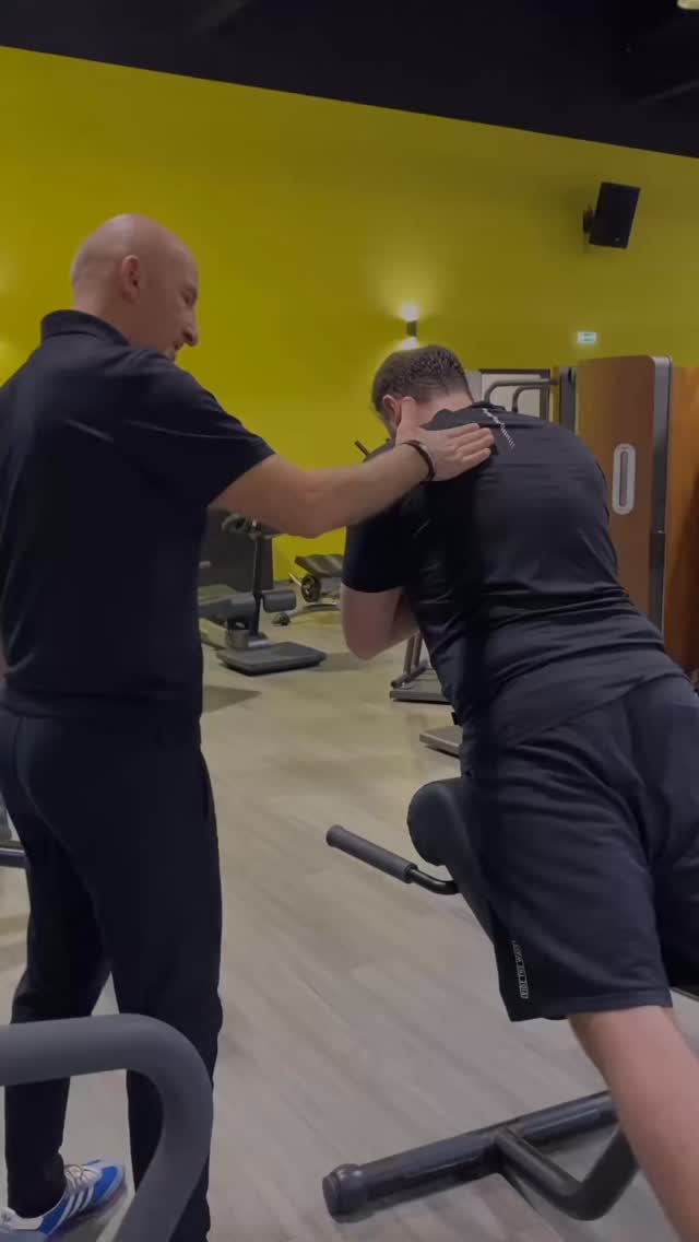 Mehr Fokus. Mehr Sicherheit. Mehr Fortschritt.💛
Bei uns trainierst du nicht einfach drauflos.
Unsere Trainer achten auf die richtige Ausführung, geben dir Sicherheit bei jeder Bewegung und holen gemeinsam mit dir das Beste aus deinem Training heraus.💪
Denn echte Fortschritte entstehen dort, wo man sich wohlfühlt, gut betreut wird und mit Vertrauen trainieren kann.🙌
#bodyperformance #bodyperformancestudio #bodyperformanceleibnitz #xundmacher #diexundmacher