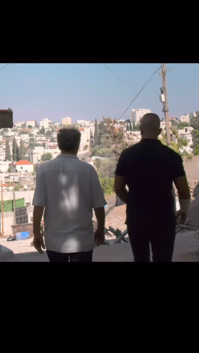 Mañá na Deputación de Lugo veremos o documental "Janin, Jenin" do referente do cinema palestino, Mohammed Bakri, falecido o pasado decembro.
Unha proxección coa que comprendemos a impunidade do xenocidio ó longo do tempo e a retórica do conflito: acción, castigo e olvido.
#amal #amalenruta #amalenrutalugo #palestina
