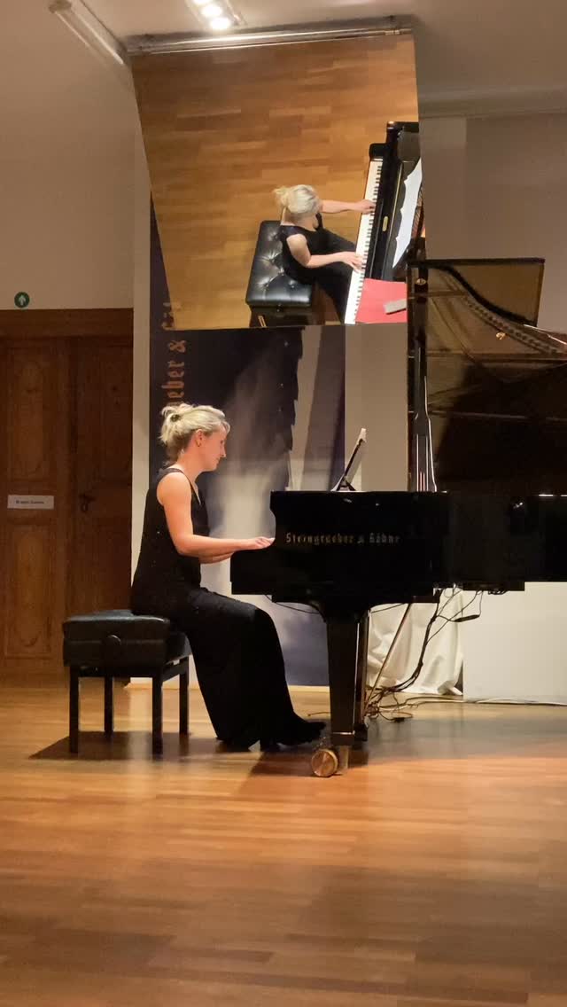 Recap from our Germany tour with the Transducer Piano and piano works by Robert HP Platz.
Here’s his Branenwelten 6 live at Steingraeber&Söhne — wait until 0:46 to hear the transducer sound come in ☺️
With Augustin Muller on sound.
@steingraeberpianos
#pianistofinstagram #contemporarypianist #roberthpplatz #recap #steingraebertransducer