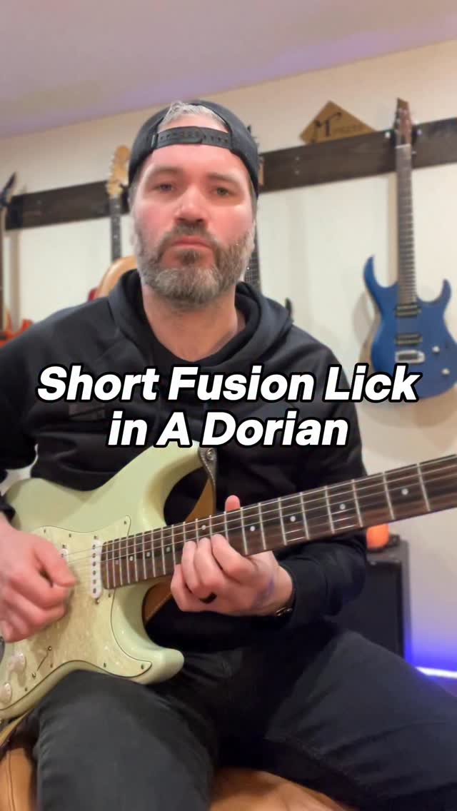And now back to our regularly scheduled programming 😆🎸 Here’s a fun short fusion lick using A Dorian. With tabs to boot! And a noisy guitar 🤷🏻♂️ the pickups aren’t noiseless but I’m allll about that tone they provide🤘🏻🎸
#guitar #guitarlessons #guitarlesson #lesson #guitarlicks