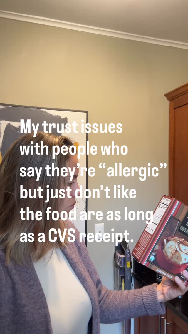 IYKYK 👀
Food preferences are valid.
Intolerances are real.
But calling everything an “allergy” creates confusion around what food allergies actually are, and over time, that confusion can impact how seriously real allergies are taken.
Words matter here.
Because in the end, it hurts all of us.
Have you witnessed this? Comment below ⬇️
#foodallergy #foodallergyawareness #allergymom #foodallergies #foodallergyparent