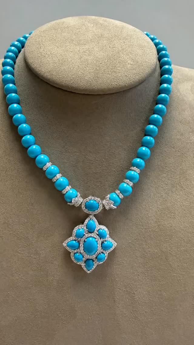 Ocean blue that feels like summer on your skin 🌊☀️
This breathtaking turquoise necklace pairs vibrant ocean-blue turquoise with shimmering natural diamonds for the ultimate statement of effortless luxury. The bold pendant adds just the right touch of elegance and resort glamour.
The piece that instantly elevates every summer look — from yacht days to sunset dinners. 💎✨
At Alper Jewelry, we believe fine jewelry should make you feel unforgettable the second you put it on.
#turquoisejewelry #SummerJewelry #jewelryaddict #DiamondNecklace #LuxuryJewelry