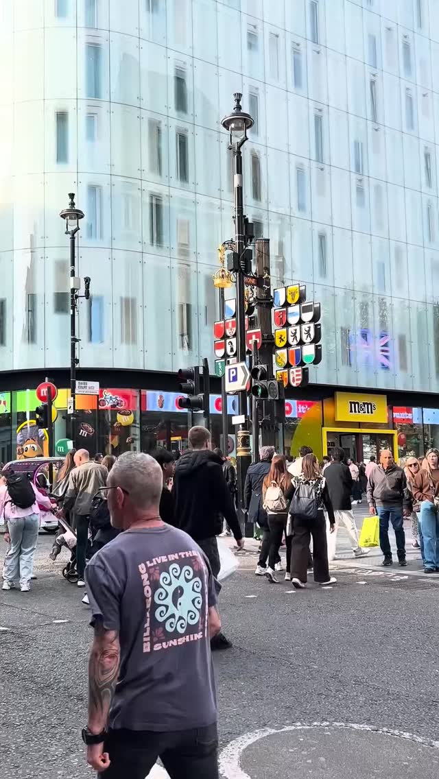 Londonโs sweet spot just got sweeter ๐
Read My Lips x M&MโS flavoured lip balms, now living their best life at M&MโS London ๐๐ซ
๐ M&MโS Store Leicester Square
๐ Which flavour are you grabbing first?
#ReadMyLipsGB #LipBalmDrop #MainCharacterEnergy #LondonFinds #londoncalling