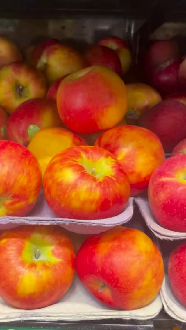 Fiber is a powerhouse for our gut bacteria! Check out this video which displays just some of fiber's talents. Fiber can help regulate blood sugar levels, lower cholesterol, and add to a healthy gut environment, which are just to name a few 🥜 🍎 !! #fiber #guthealth #registereddietitian #nutrition #functionalnutrition