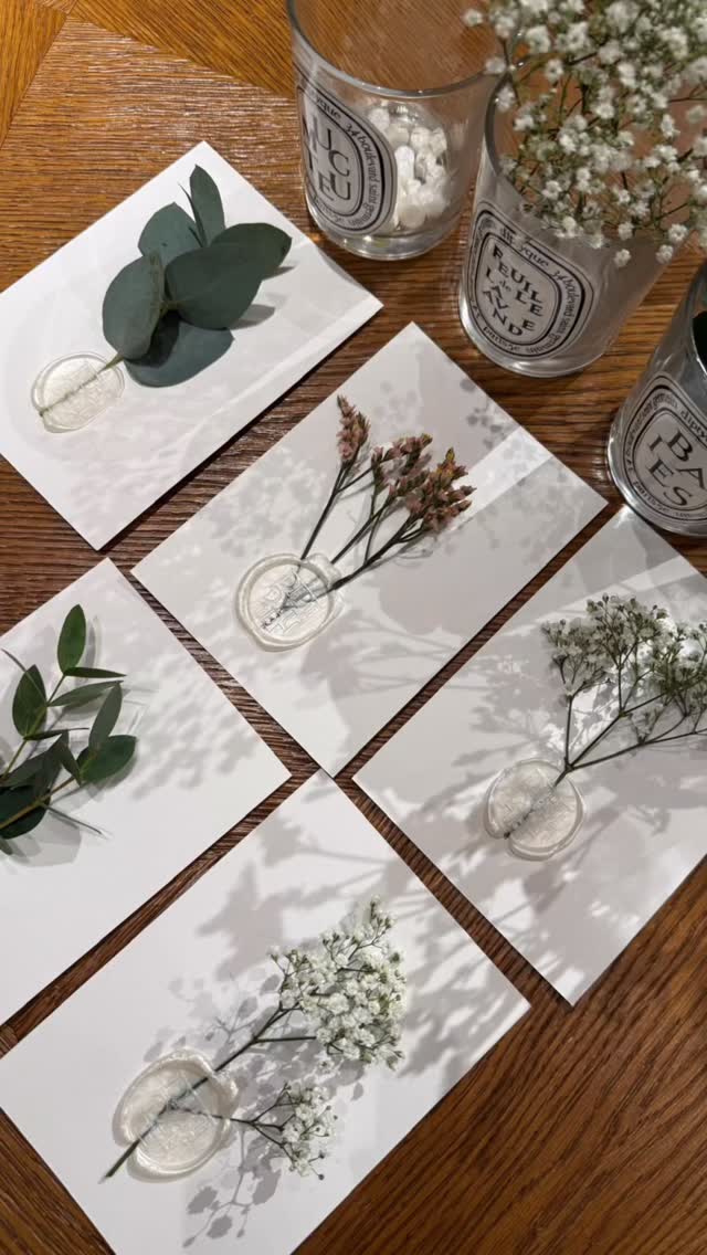 At the London Maison Diptyque, the experience goes far beyond the shelves. Upstairs, the entire space has been created with wax — sculptural, immersive, and quietly incredible.
We’ve been adding our own small detail…
handmaking wax-sealed flowers onto cards with each purchase 🌿
It’s those finishing touches that make it feel so special, considered, and completely Diptyque.
If you’re in London, it’s well worth stepping inside.
#Diptyque #BondStreet #MaisonDiptyque #waxsealing @diptyque