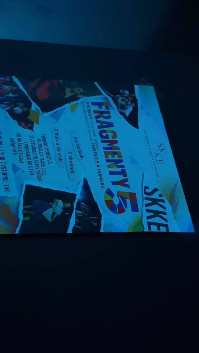😍25.2. 2026 👍FRAGMENTY 5 - študentské predstavenie Súkromné konzervatórium - SKKE, Zádielska 12, Košice (www.skke.sk).
🤩Predstavenie študentov herectva, muzikálu a tanca SKKE Fragmenty zo života konzervatória.
🔥Zo skúšok, z chodieb, z hláv a zo sŕdc. Príbehy, ktoré nevznikli podľa scenára, ale zo študentských zážitkov, nápadov, omylov a momentov, ktoré sa nedajú naučiť z učebnice.
🥰Študenti si vytvárajú vlastný príbeh a skladajú ho z toho, čo na škole denne žijú – z tanca, spevu, herectva, muzikálu a zo spolupráce so svojimi pedagógmi.
Je to humorné. Je to trochu bláznivé. Je to o nás. Svet SKKE bez filtrov, kde je možné všetko…a občas aj nemožné.
🫶Hosť: vysoko kvalitná SZUŠ VIVA, Zádielska 12, Košice @szusviva
❤️Námet: študenti 3. ročníka odbor HDU na SKKE
Účinkovali - skoro všetci študenti SKKE 😍
Použité ukážky z tvorby pedagógov SKKE, hosťujúcich autorov a pod vedením:
Michal Náhlík
Matej Erby
Attila Egerházi, a.h.
Pavlína Ďumbalová, a.h.
Pavel Ďumbala, a.h.
Peter Strenáčik, a.h.
Lukáš Lipčák
Šimon Kubáň, a.h.
úryvky z muzikálov Jána Ďurovčíka
úryvok z repertoáru SĽUK-u
Andrea Kónya
Martin Pado
Miroslav Benda
Dominika Ballová
Angelika Žulová
Júlia Roób
LubomíraGoliášová
Kristína Šérová
Anton Kónya
Ladislav Znám
Katarína Sninská