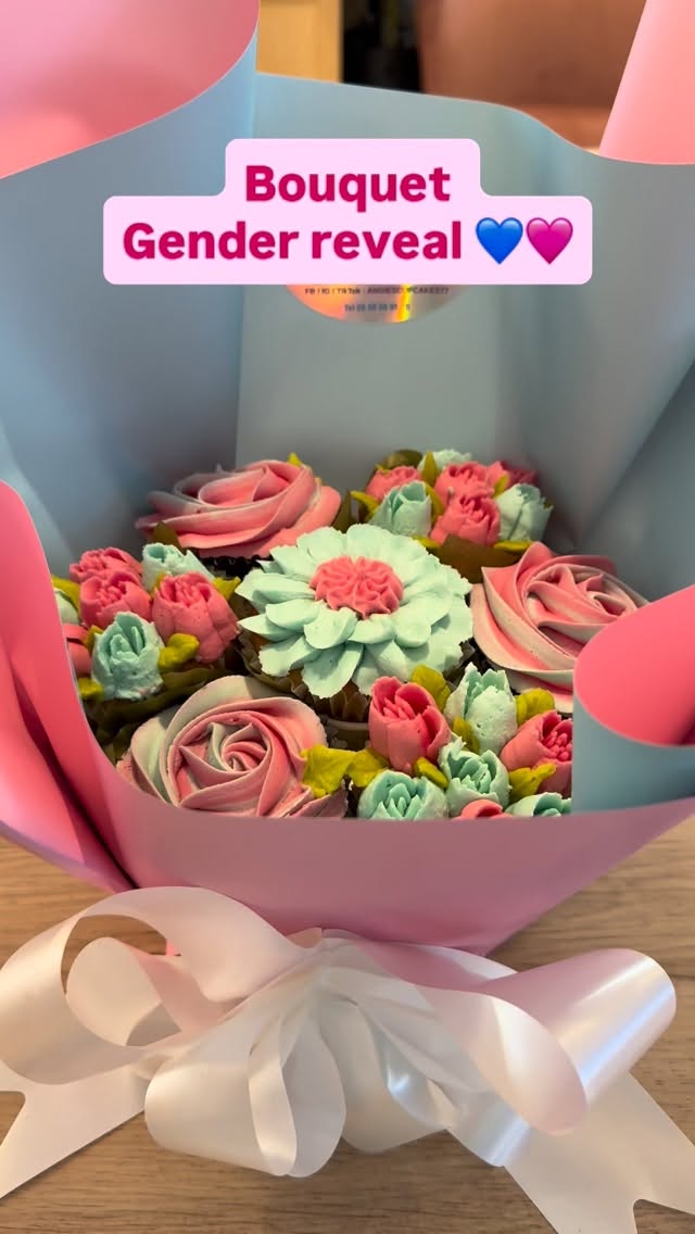 Bouquet gender reveal 💙🩷
#angiescupcakes77 #genderrevealcake #filleougarçon #babyshowercupcakes @lagnycommerces