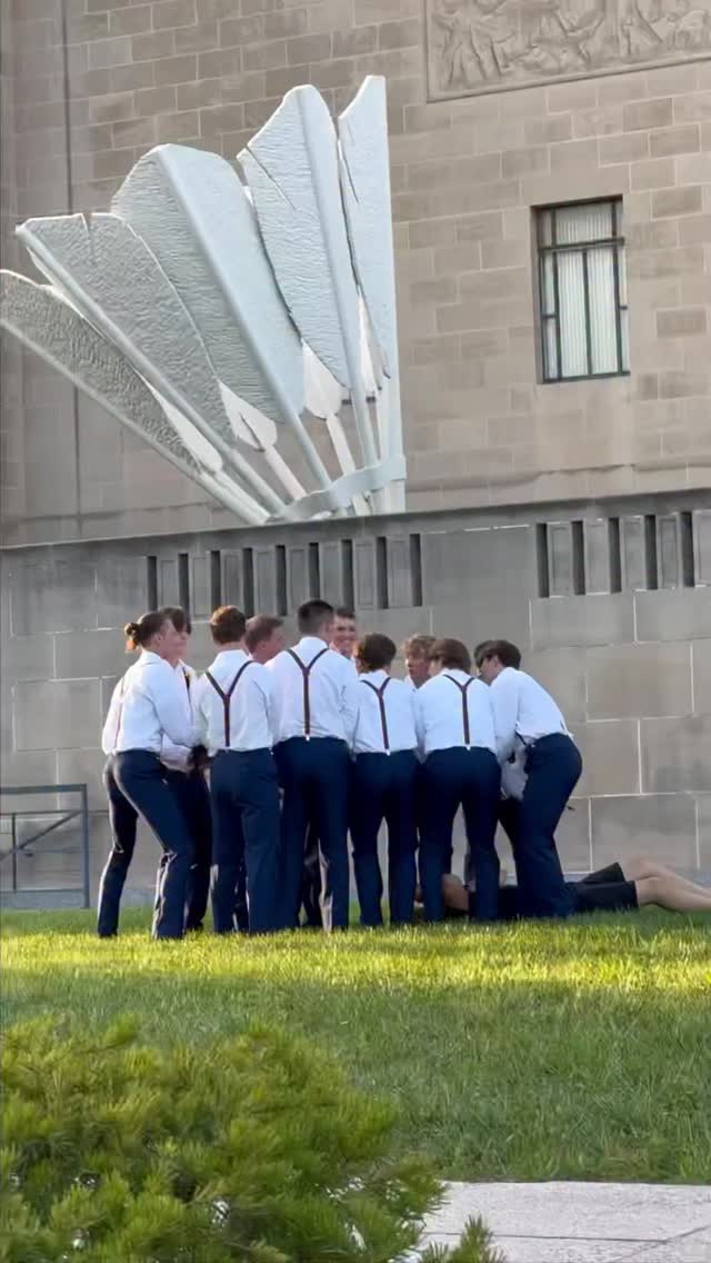 Boys doing what boys do! 💪🏼
Throwback to one of my favorite days with SO many special people!!
#kansascityphotographer #kcphotographer #kansascityweddingphotographer
