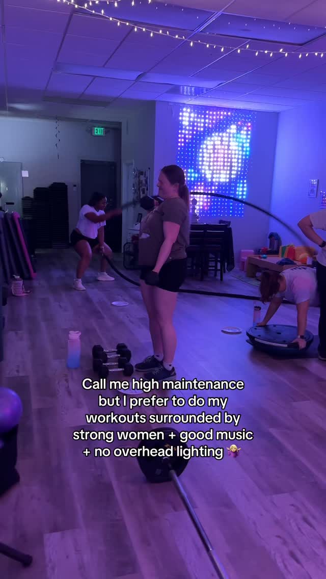 Because science tells us that when the VIBES are right your body can lift more, jump higher, & dance harder. ✨
Trust us, it’s a fact 😜
Which class are most excited for this week??
Our 21 day deal for $39 ENDS SOON so make sure you grab it before it’s gone! 👉🏻 link in bio!!
PS. Can y’all spot which staff member is being an absolute menace in this video 👀
#dancefitness #strengthtraining #funworkouts #dallasga #hiramga