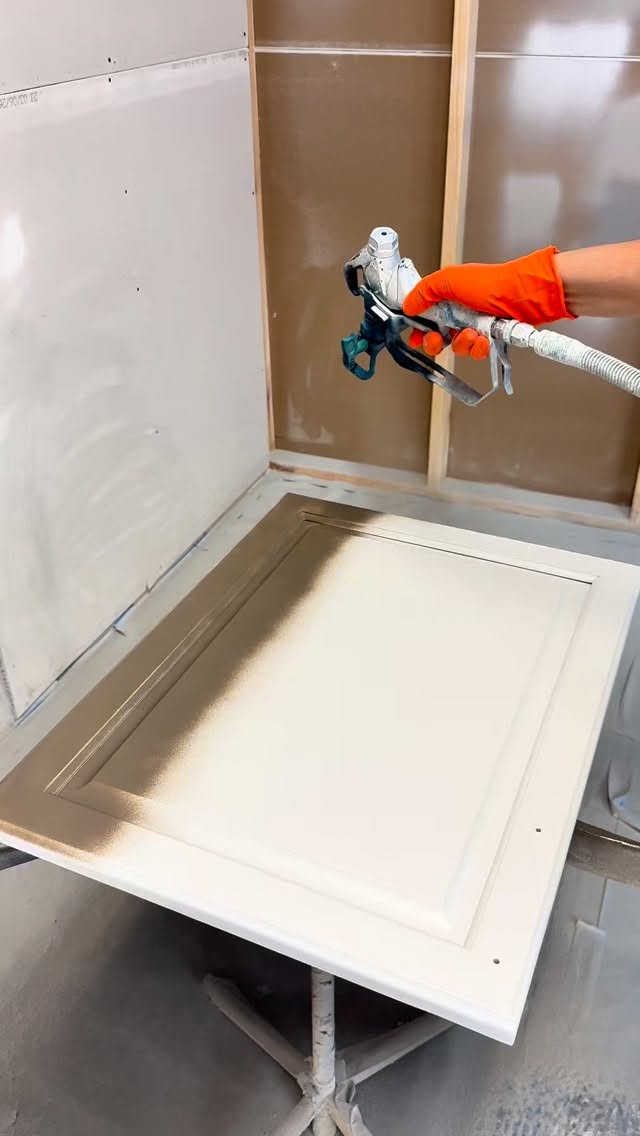 The final color is only as good as what’s underneath it.
Here we are applying second coat of primer. A high build primer tinted similar the final color. Usually bit lighter than the final color.
For darker cabinet colors, we tint our primer closer to the final tone.
Why it matters:
✔ Better coverage
✔ Richer, deeper color
✔ Smoother overall finish
It’s a small detail most overlook…
but it makes a big difference in how the kitchen turns out.
📍South Florida cabinet refinishing
#CabinetRefinishing #KitchenTransformation #SouthFloridaHomes #CabinetPainting