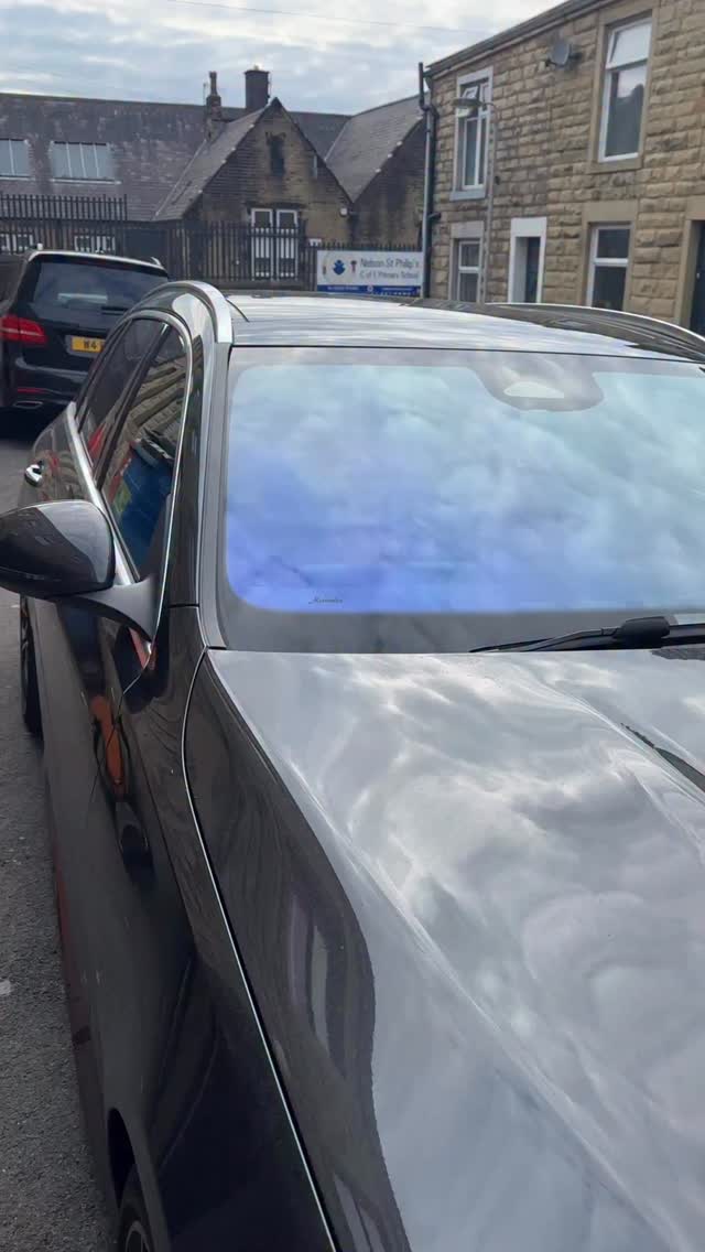 Chameleon blue windscreen tint fitted 💎
This film was specifically picked because it measures 82% VLT, keeping it within the legal limit for front windscreens in the UK (minimum 75%). Gives the windscreen that subtle blue/chameleon look without going too dark from the inside, so your dashboard visibility still feels natural while driving.
✔️ 5 year warranty
✔️ Heat & glare reduction
✔️ Clean OEM+ look
✔️ Legal light transmission
#thewrapper #chameleontint #windscreen #tints #mercedes