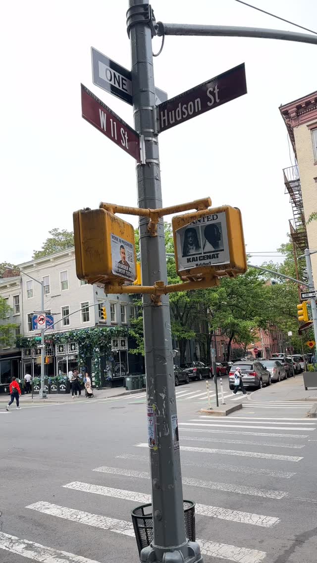 Join us in-store for a curated selection of artisan-made pieces—each one crafted by skilled hands, designed with intention, and made to be treasured.
576 Hudson St. West Village NYC
.
.
#giftsformom #artisanmade #yanawara #patentofheart