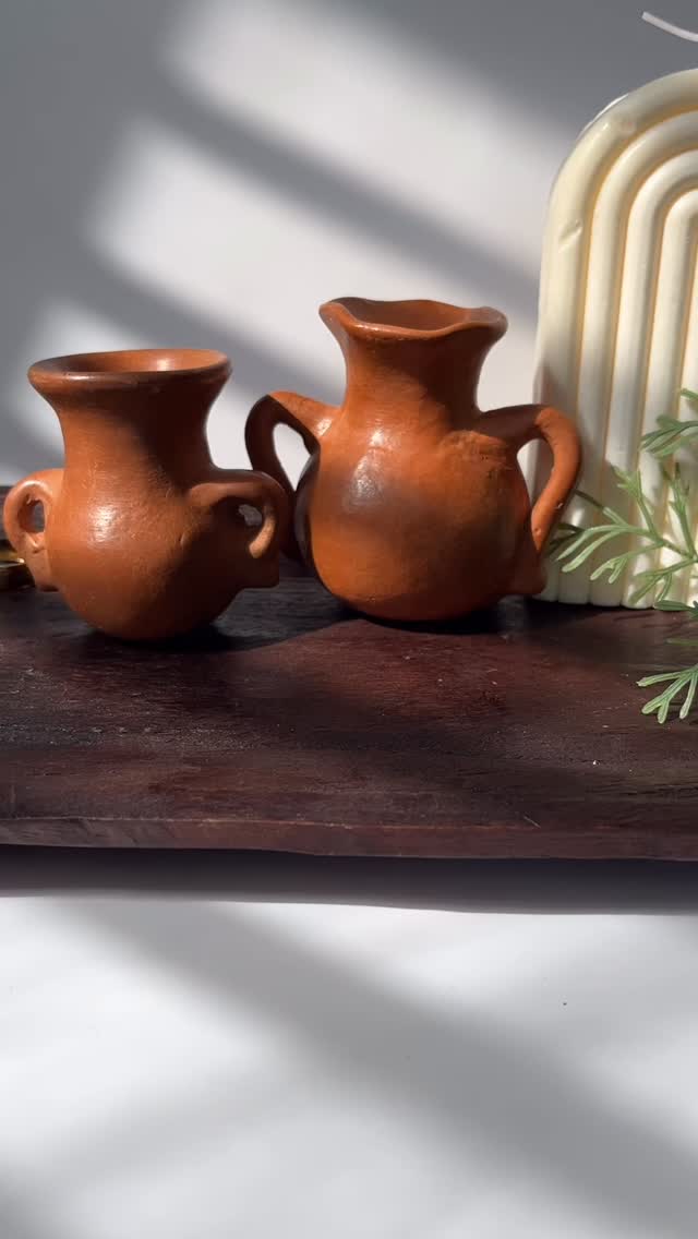 Looking for the perfect Mother’s Day gift? ✨💕
Give her something truly special and one-of-a-kind this year.
Explore our limited Floreritos Rojos Collection by Sendero Decor 🌱Handmade by artisans
in Guatemala 🇬🇹
Tap the link in bio 🔗
—-
¿Buscando el regalo perfecto para el Día de las Madres? ✨💕
Este año, regálale algo verdaderamente especial y único.
Descubre nuestra colección limitada Floreritos Rojos de Sendero Decor 🌱 piezas hechas a mano de artesanos Guatemaltecos 🇬🇹
Toca el enlace en nuestra bio 🔗
.
.
.
#MothersDay #HandmadeDecor #artisanmade #fyp #MothersDayGiftIdeas