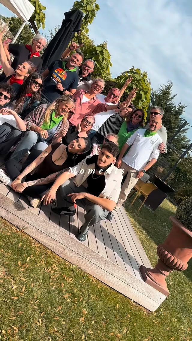 Retour sur notre team building d’hier… et quel moment ! 🙌
Des olympiades pas comme les autres, en FAMILLE où l’esprit d’équipe s’est mêlé à la bonne humeur et aux éclats de rire.
Ici, tout le monde a sa place : petits et grands, sportifs ou non, chacun peut participer, s’amuser et partager un vrai moment ensemble.
Au-delà des jeux, l’entraide et le plaisir d’être réunis qui font la différence. Une activité ludique, accessible à tous, qui crée des souvenirs et renforce les liens 🩷
On remet ça quand ? 😉🇪🇸🍺
En collaboration avec @imajim_rever_plus_fort
Renseignements:
04.75.05.12.50 ou contact@hotelkarene.com