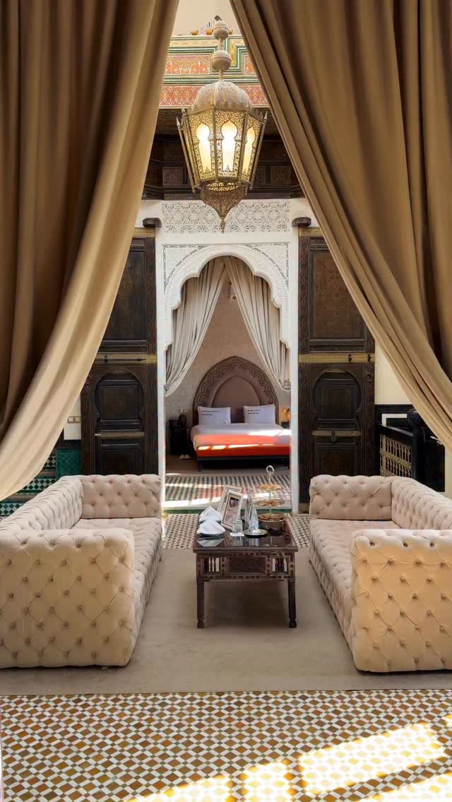 Every arrival begins with roses, mint tea, and Moroccan pastries because hospitality in Morocco is not just a tradition, it’s an art of making you feel at home 🤍
#palaisdefes #moroccanhospitality #atay #morocco