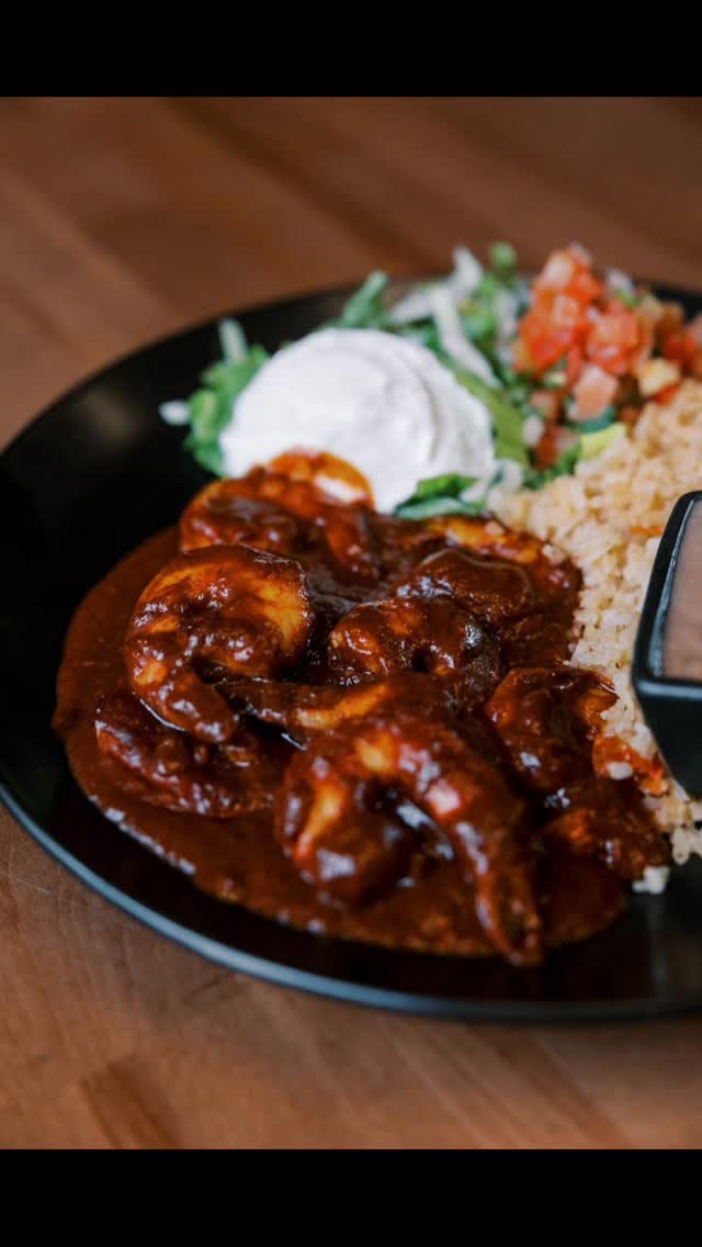 #Repost @hydebrewing
Dive into a plate of tender shrimp bathed in a rich, spicy sauce for a delightful meal. 🍤 #HydeBrewing #AlpharettaEats #BreweryExperience #ShrimpLovers