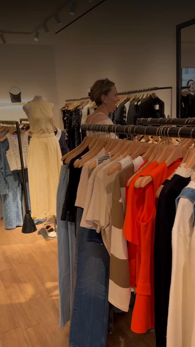 Maje in Livermore 🛍️
A more romantic direction, with delicate details and fluid shapes - full of Parisian charm.
Effortless pieces that move beautifully and feel naturally feminine.
▫️Stylist tip:
Choose one statement piece and keep the rest of the look clean and refined.