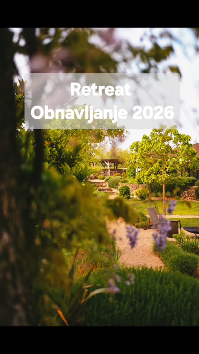 Naši retreati u intenzivnijoj tjednoj formi prenose našu misiju - unaprijeđenje kvalitete života.
Retreat Obnavljanje 2026 donio je najbolje što možemo dati od sebe - znanje, iskustvo, stručnost, pažnja i posvećenost.
Promjene kojima smo svjedočili kod naših polaznika iz dana u dan i svježina na njihovim licima na kraju retreata potvrda su snage i smisla onoga što radimo i poticaj da u tome budemo još bolji.
Hvala:
@david.pejic i @petra.bianco na inspirativnom i strukturiranom kreiranju i vođenju dnevnih programskih aktivnosti
Vlasta iz @ginger_organicstudio na individualnoj podršci našim polaznicima kroz tretmane
Jasna, Jelena, Aida na obnavljajućim obrocima i napitcima
@biobiohr i @zrnoekoimanje na 100% ekološkim namirnicama te @annapurna.hr na eko tempehu.
Photo credit: @lorina_duic
----------
Prva sljedeća prilika da i sami doživite nas i naš retreat je u jesen od 3. do 10.10. na retreatu Vitalnost.
#retreat #obnavljanje #ekoretreat #cjelovitaprehrana