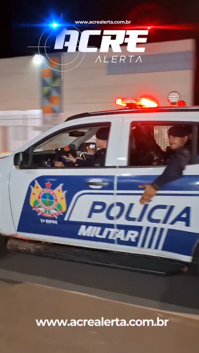 🚔 Força Tática do 1º BPM apreende maconha e cocaína em ação contra o tráfico em Rio Branco
Uma ação da Força Tática do 1º Batalhão da Polícia Militar resultou na apreensão de entorpecentes na capital acreana.
De acordo com informações da polícia, durante a ocorrência foram localizados entorpecentes do tipo maconha e cocaína em posse de um suspeito. Ainda segundo a PM, o homem recebia pagamentos via Pix, cartão de crédito e também em dinheiro.
O suspeito foi conduzido à Delegacia de Flagrantes, onde foi registrado o boletim de ocorrência e adotadas as medidas cabíveis.
A ação reforça o trabalho da Polícia Militar no combate ao tráfico de drogas em Rio Branco.
📲 matéria completa no site www.acrealerta.com.br�
#RioBranco #Acre #PoliciaMilitar #ForcaTatica #1BPM SegurancaPublica CombateAoTrafico Apreensao Drogas Maconha Cocaina Policia AcreAlerta NoticiasDoAcre DelegaciaDeFlagrantes PMAC