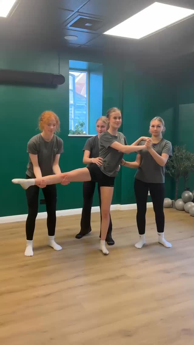 ✨ Thursdays at D2D Academy ✨
From high-energy street to expressive lyrical, our Thursday classes are all about confidence, creativity & having fun 🖤🔥
Here’s a little sneak peek at what we’ve been working on… 👀🎶
💌 Book your FREE trial via our website
#D2DAcademy #DanceClass #StreetDance #LyricalDance