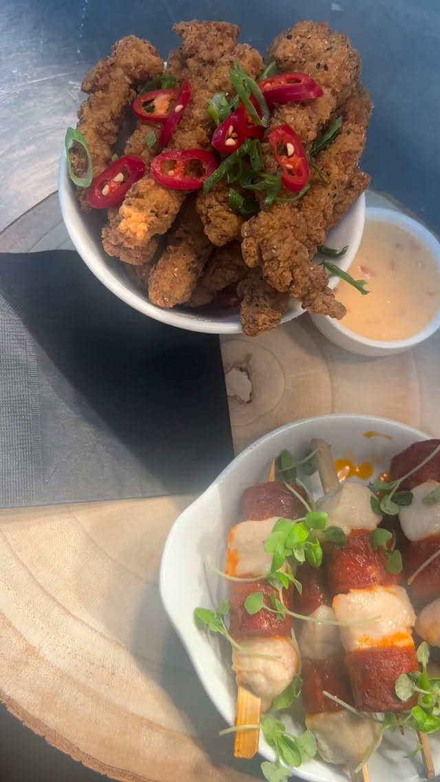They’re back… and better than ever 👀✨
Our event platters have officially returned, and we’ve been working hard behind the scenes to create a menu packed with all your favourites 🍴
Think honey glazed chipolatas, crispy halloumi fries, mini burgers, tempura prawns, and so much more 🤍 Perfect for birthdays, baby showers, corporate events, hen parties, and every celebration in between.
Planning an event? Let us take care of the food while you enjoy the moment 🥂
📧 reservations@chestertownhouse.com
to find out more about our event platter packages and private events.
#TheTownhouse #EventPlatters #PrivateEvents #PartyFood #Catering BabyShower HenParty CorporateEvents EventVenue CelebrateInStyle ChesterEvents