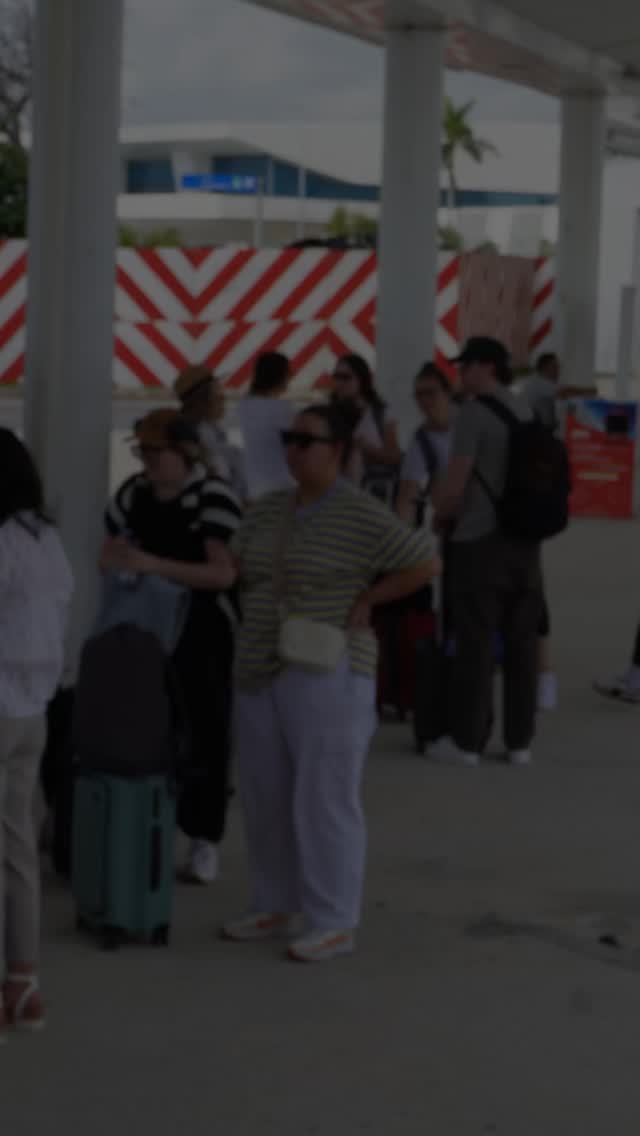 Ellos son los que están detrás de cada detalle.
Mientras todos disfrutan la experiencia, hay un equipo coordinando tiempos, logística, transportación, radios, listas y operación para que todo fluya de manera impecable.
Porque un gran evento también depende de todo lo que sucede detrás de cámaras.
En BONVO DMC hacemos que cada experiencia funcione de principio a fin
.
#BONVODMC #Bancolombia #SerEjemplo2026 #DMC #EventosCorporativos HospitalityDesk