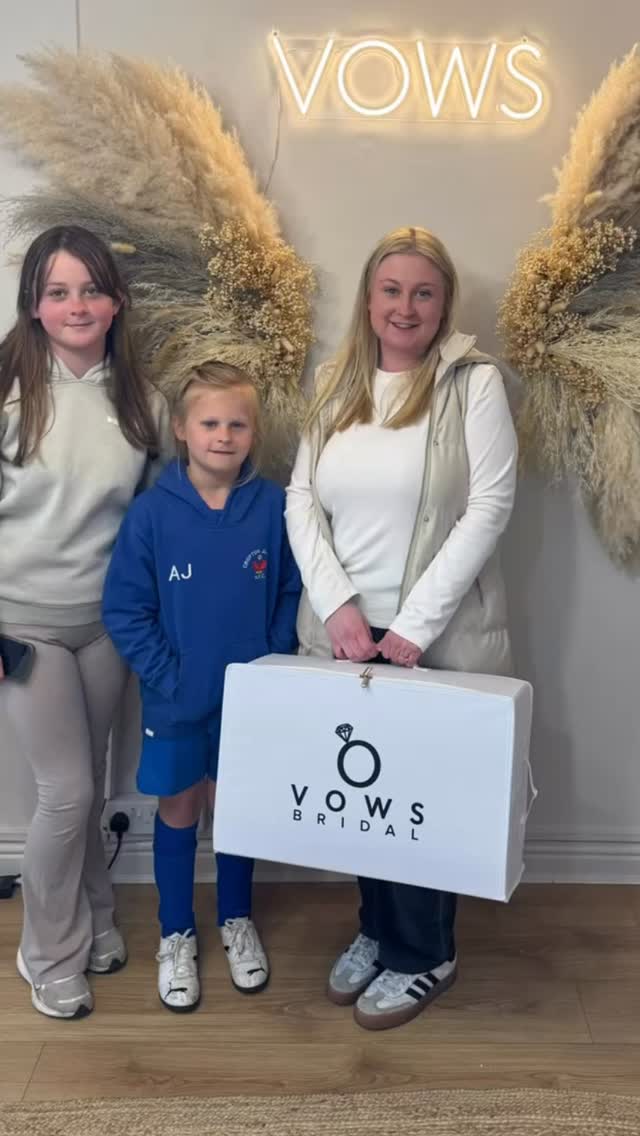 Our gorgeous bride Hannah has officially collected her dream dress from Vows Bridal, Wakefield🤍✨
The countdown is officially ON! We cannot wait to see Hannah glowing on her big day. Thank you for choosing us to be part of such a special moment 🥂👰
#VowsBridal #WakefieldBrides #YorkshireBride #BrideToBe #WeddingDressShopping SayYesToTheDress WakefieldWedding YorkshireWedding BridalBoutique WeddingDressMagic