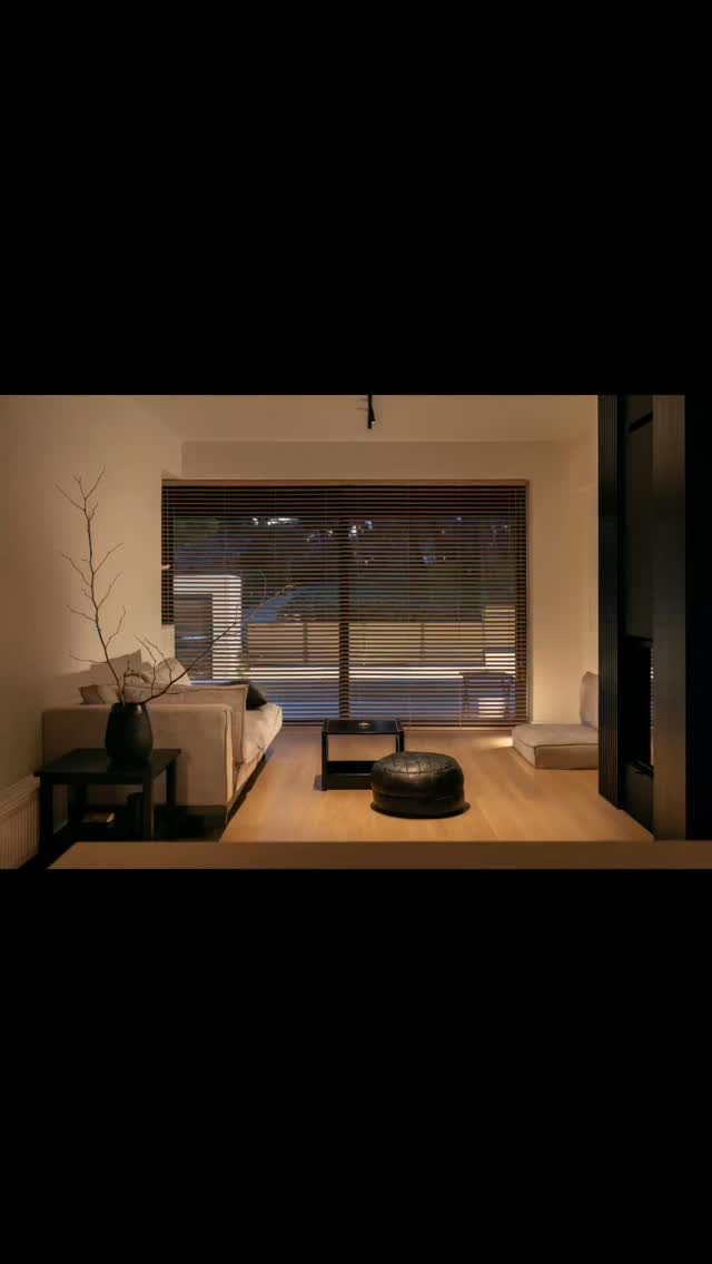 Day and night at AMP Residence.
The same spaces,
two different atmospheres.
By day, light reveals the materials.
By night, shadow reveals the mood.
Architecture is not static.
It shifts with time, with light, with life.
And the house quietly transforms with it.
•
#MINIMUC
#InteriorArchitecture
#ArchitecturalAtmosphere
#ResidentialArchitecture
#LightAndShadow