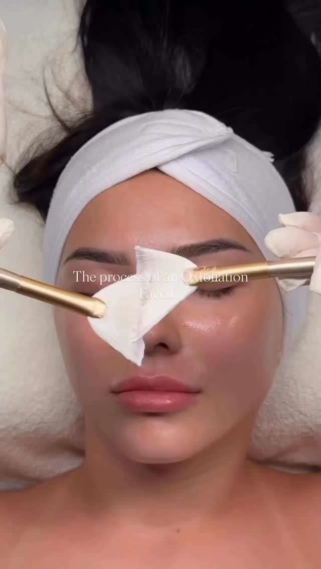 The glow is in the process. ✨
@suaveskinclinic walking us through a full exfoliation facial from deep cleanse to exfoliation scrub, hydrating mask, and that final post-treatment radiance. Proof that consistent, professional care does the heavy lifting your skin will thank you for.
Saving this for inspiration on your next self-care reset. 🤍