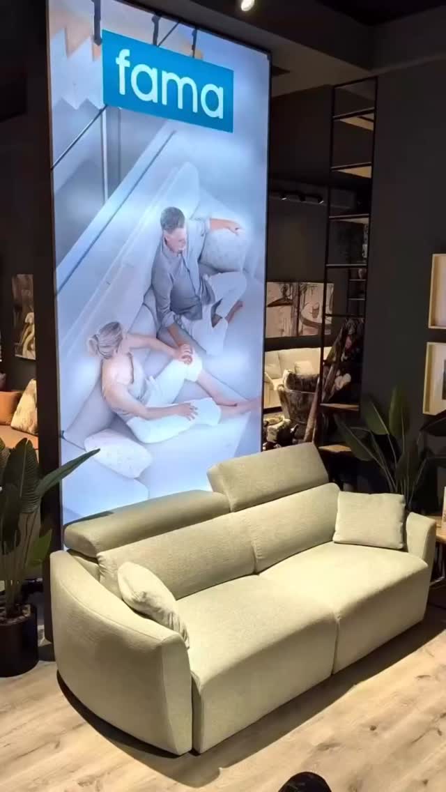 ✨ Máximo confort, diseño y funcionalidad en un solo sofá ✨
Este sofá deslizante de Fama destaca por su increíble comodidad y por su sistema de apertura de +50 cm, convirtiéndolo en uno de los más extraíbles del mercado 🛋️
Perfecto para quienes buscan relax sin renunciar al estilo, amplitud y elegancia en su salón. Porque descansar bien también es una forma de decorar ✨
#DecoracionDeInteriores #SofasDeDiseño #HogarConEstilo #Interiorismo #DecoracionDelHogar