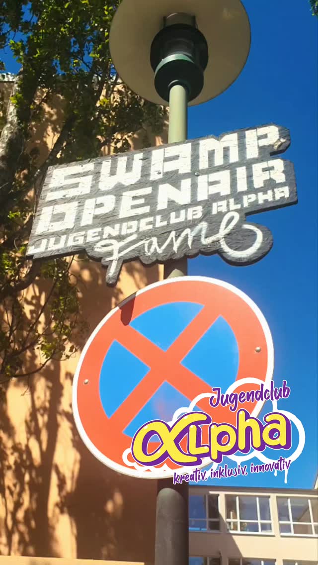Vor 10 Jahren entstand unsere erste Holz-Graffitiwand zum SwampOpenAir 2016 und jetzt bekommt sie endlich ein neues Leben! 🥳
Mit der großartigen Unterstützung vom @buergerhaus_am_schlaatz, der AGH-Maßnahme und @brunundboehmbaustoffe haben wir die Wall komplett erneuert. Ein riesen Dankeschön dafür🔥
📍Die Einweihung wollen wir am kommenden Dienstag ab 14 Uhr mit euch feiern.
Kommt vorbei, schaut euch die erneuerte Hall an oder sprüht direkt mit. Der Einstieg ist jederzeit möglich!
Dieses Angebot ist barrierearm! 🦽
Du hast Fragen zu unseren Graffitiflächen, dann melde dich gern.
Dir gefällt unser Reel. Dann lasst uns gern ein ❤️ in den Kommentaren da.
#500Quadratmeter #Graffiti #HallOfFame #Potsdam #JugendclubAlpha