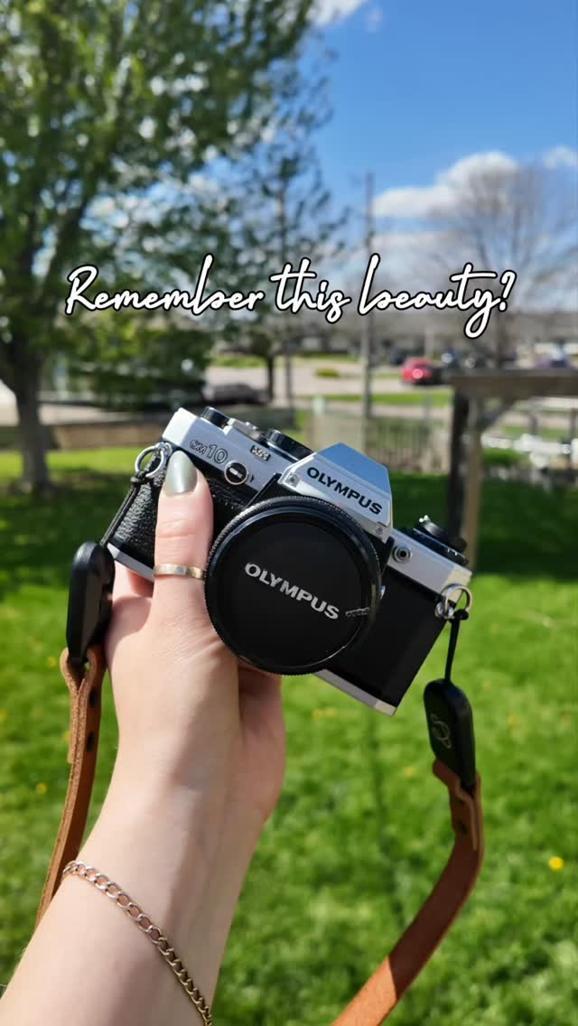 Not too bad for her first time out.
#filmforall #cutecameraco #olympusom10 #filmweddingphotographer #weddingphotography