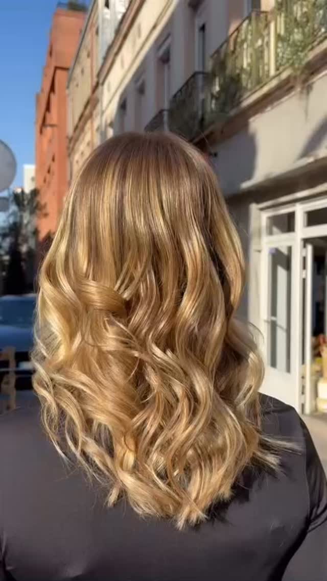 Blond doré, effet soleil toute l’année.
Un balayage tout en douceur pour illuminer le cheveu naturellement. 🤍✨
L’Atelier de Maud · Toulouse
balayage blond doré · coloriste toulouse · coiffure toulouse