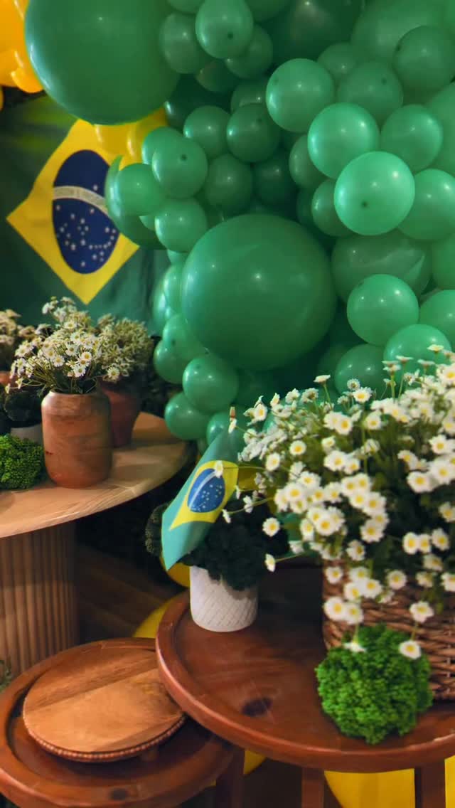 BORA BRASIL 🇧🇷⚽️✨
The World Cup is coming… and suddenly everyone wants a Brazilian party.
Good food, music, energy, color, people dancing, people connecting.
That feeling? That’s Brazil.
Creating celebrations that feel alive — not just decorated.
Now booking summer parties & World Cup events.