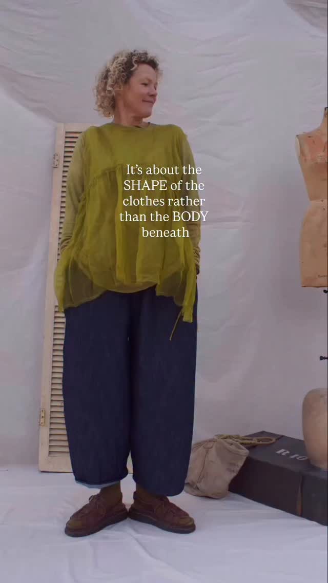 We design with the shape of the clothes in mind, not your body. Shapes are exaggerated and overtly feminine or subtly masculine, with interesting details that disregard dress size. Your clothes don’t have to fit tight to your body to fit. Making two of these pickle organza tops this weekend, will yours be the third? Explore online now via the link in the bio 🔗 🥒 #sustainablefashion #madeinengland #conciousclothing